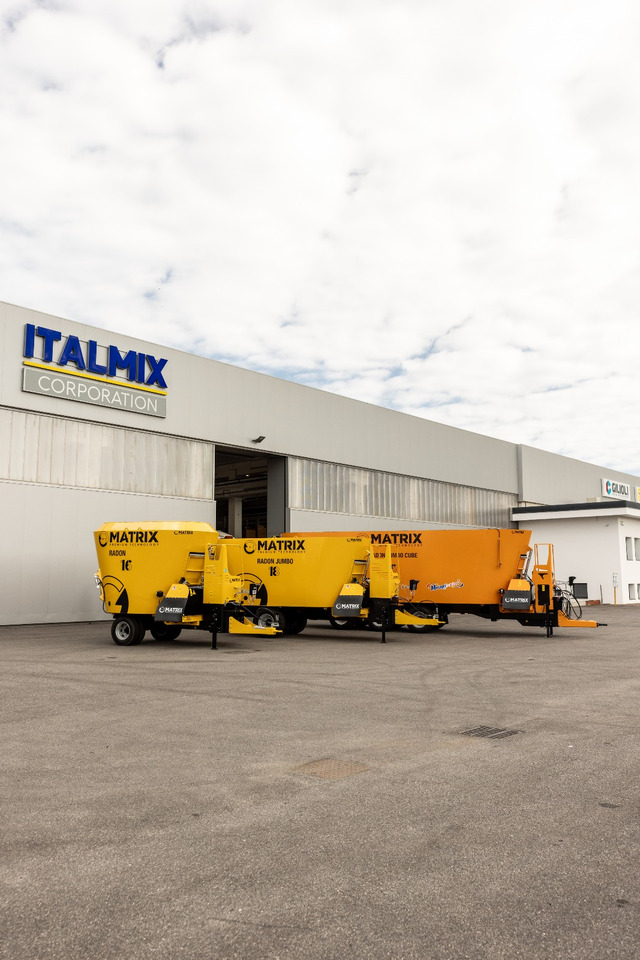 ITALMIX radon-jumbo-cube - Etetőkocsi: 1 kép. ITALMIX radon-jumbo-cube - Etetőkocsi: 1 kép.