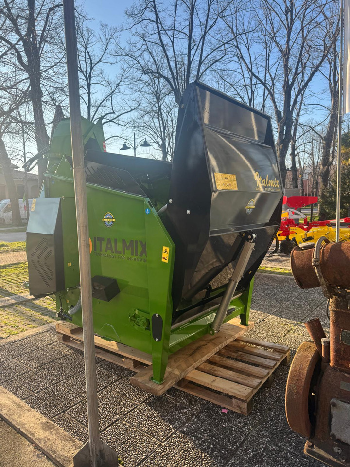 Italmix Agile power lp - Etetőkocsi: 2 kép. Italmix Agile power lp - Etetőkocsi: 2 kép.