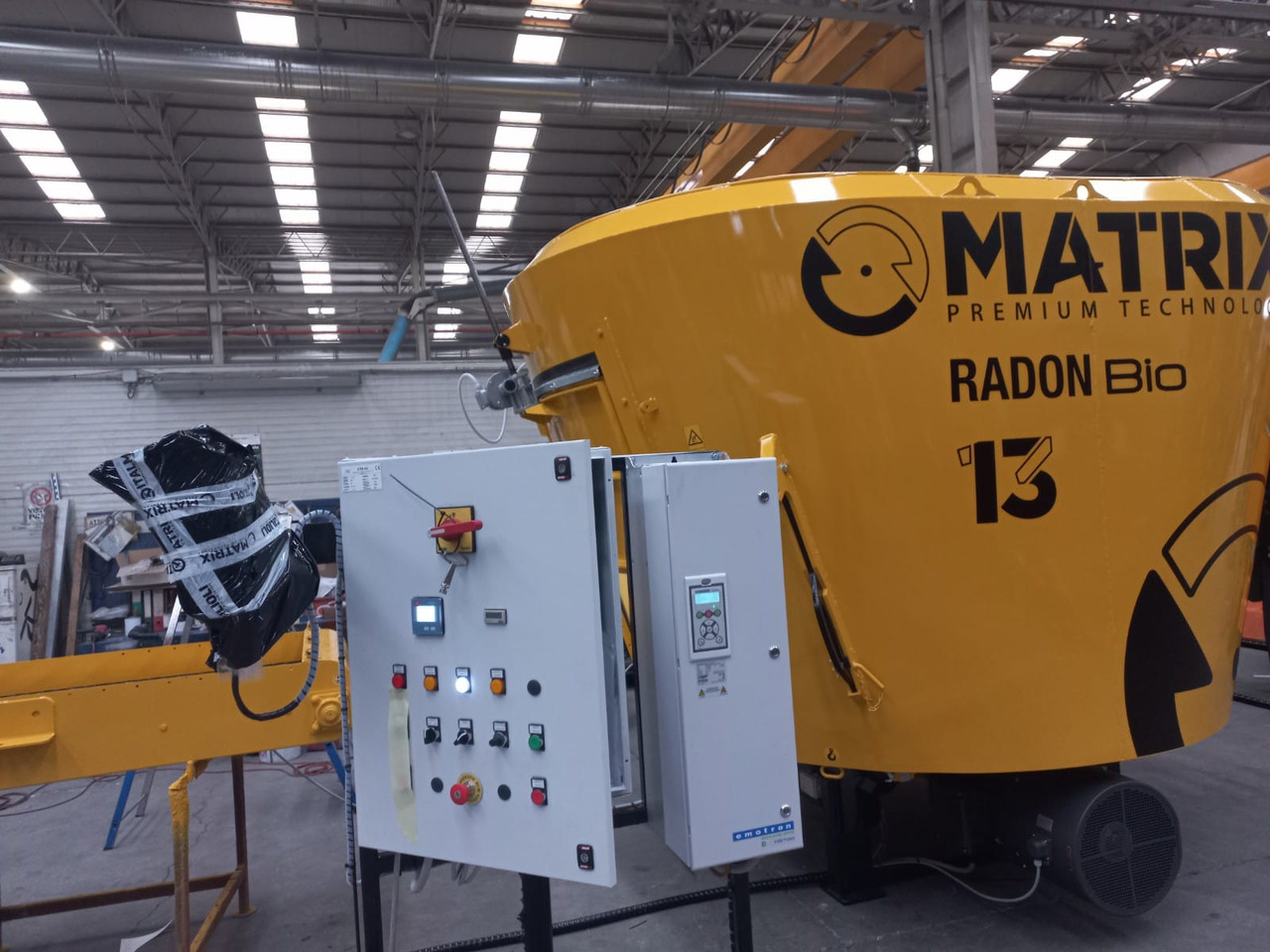 Italmix matrix radon bio elettric - Etetőkocsi: 3 kép. Italmix matrix radon bio elettric - Etetőkocsi: 3 kép.