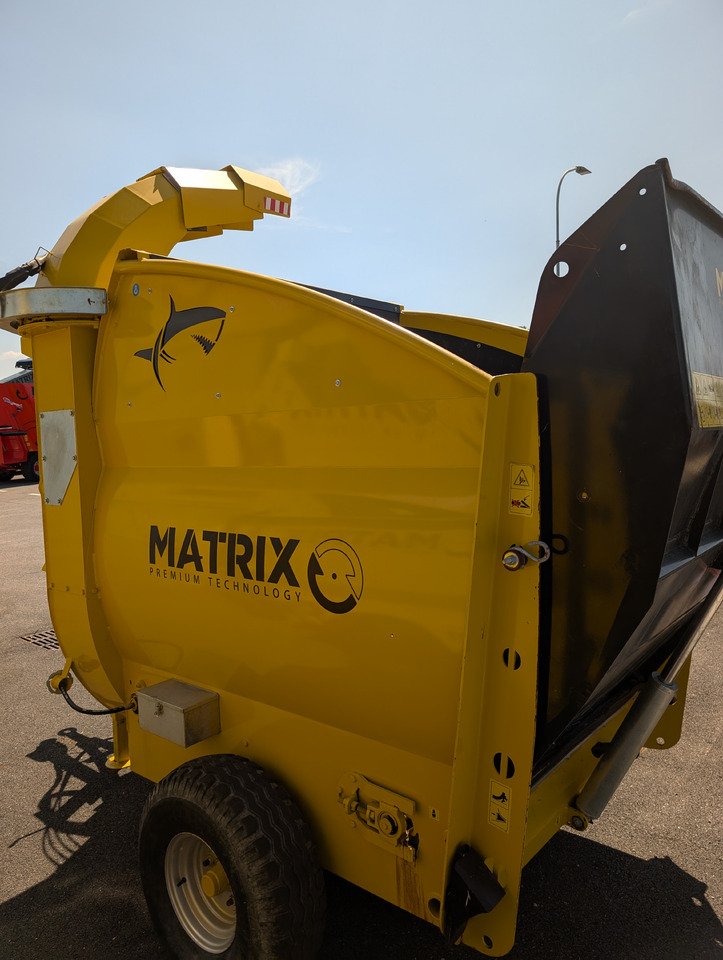 Matrix jet shark - Szalma aprító: 4 kép. Matrix jet shark - Szalma aprító: 4 kép.