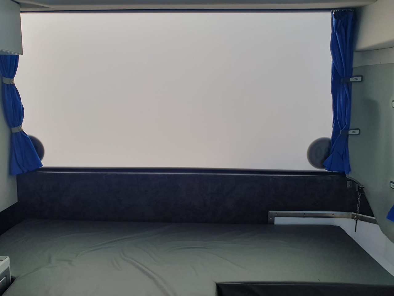 Távolsági busz MAN BEULAS MYTOS 480: 29 kép.