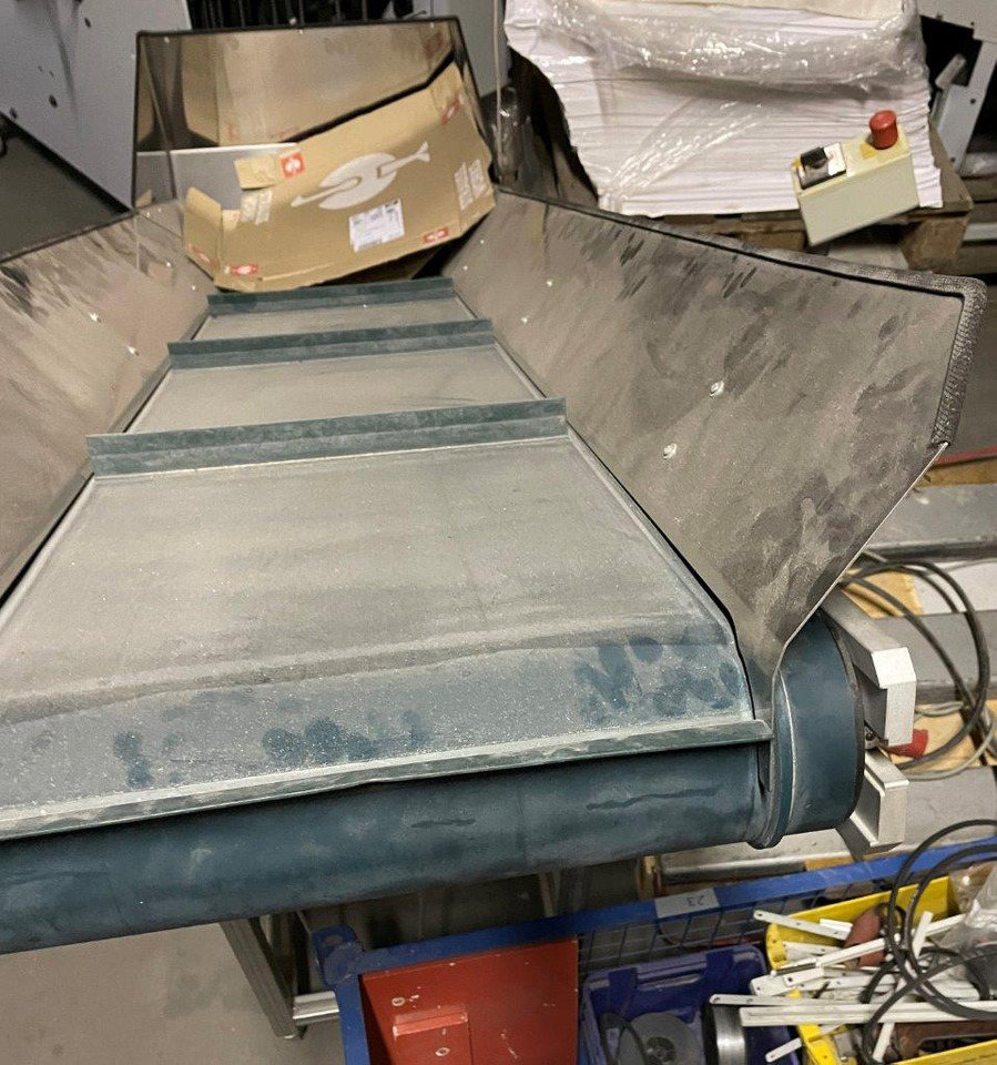 Chip conveyor - chip conveyor Buschgraph Busch SF 145-50 P - Futószalag: 2 kép. Chip conveyor - chip conveyor Buschgraph Busch SF 145-50 P - Futószalag: 2 kép.