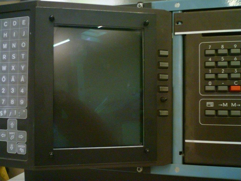 Conversion kit high-speed cutter Wohlenberg from monitor tube chassis system 85/86/90 to LCD chassis - Papírvágó gép: 2 kép. Conversion kit high-speed cutter Wohlenberg from monitor tube chassis system 85/86/90 to LCD chassis - Papírvágó gép: 2 kép.