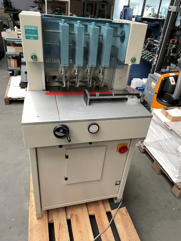 Ernst Nagel Citoborma 490 4 spindle paper drilling machine - Nyomdagép: 1 kép. Ernst Nagel Citoborma 490 4 spindle paper drilling machine - Nyomdagép: 1 kép.