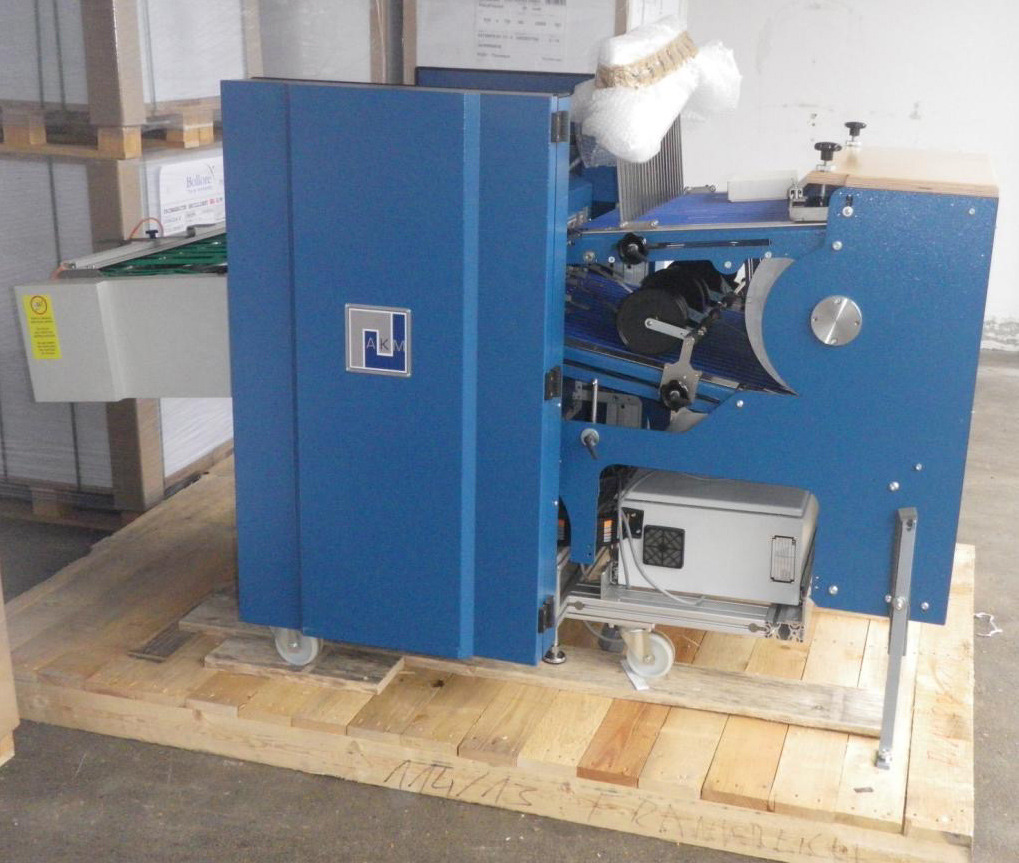 Flat pile delivery AKM PSA 60 Pharma with press - Nyomdagép: 3 kép. Flat pile delivery AKM PSA 60 Pharma with press - Nyomdagép: 3 kép.