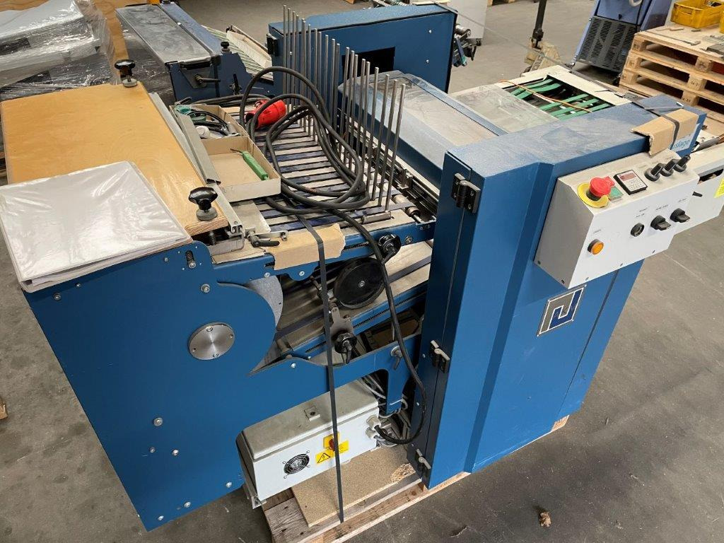 Flat pile delivery AKM PSA 60 Pharma with press - Nyomdagép: 1 kép. Flat pile delivery AKM PSA 60 Pharma with press - Nyomdagép: 1 kép.