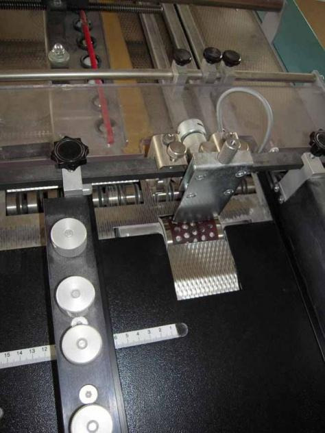 GUK FA 36-4 SAF buckle plate folding machine for small folds - Hajtógatógép: 2 kép. GUK FA 36-4 SAF buckle plate folding machine for small folds - Hajtógatógép: 2 kép.