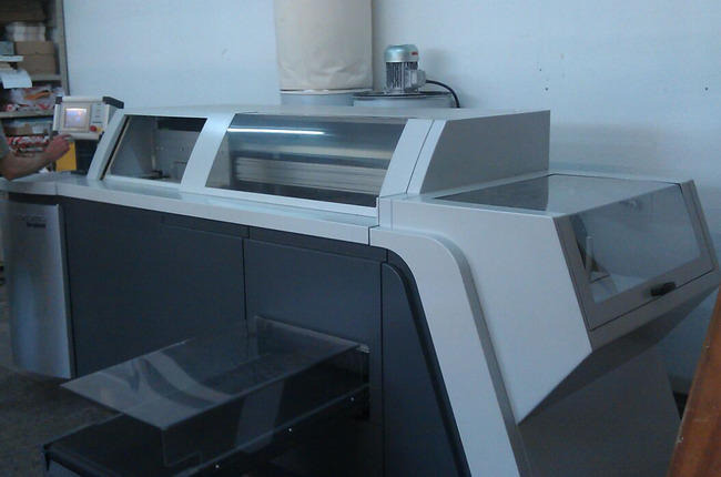 Heidelberg Eurobind EB-600 single-catch perfect binder - Spirálozógép: 1 kép. Heidelberg Eurobind EB-600 single-catch perfect binder - Spirálozógép: 1 kép.