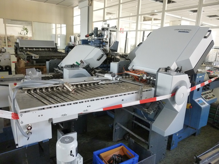 Heidelberg Stahlfolder PFH-82 pallet feeder with SSP-82 slitter shaft station - Hajtógatógép: 4 kép. Heidelberg Stahlfolder PFH-82 pallet feeder with SSP-82 slitter shaft station - Hajtógatógép: 4 kép.