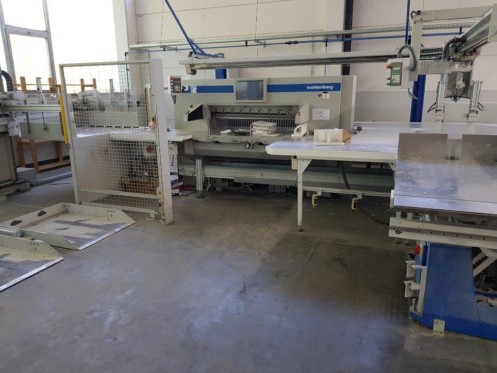 High performance cutting line Baumann Wohlenberg Perfecta 132 TS ASE LM - Papírvágó gép: 1 kép. High performance cutting line Baumann Wohlenberg Perfecta 132 TS ASE LM - Papírvágó gép: 1 kép.
