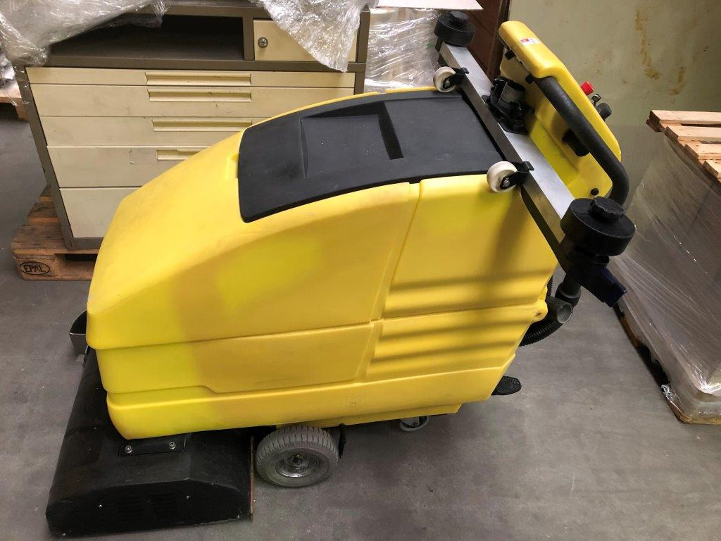 Kärcher 550 XL Bat - Súrológép: 2 kép. Kärcher 550 XL Bat - Súrológép: 2 kép.