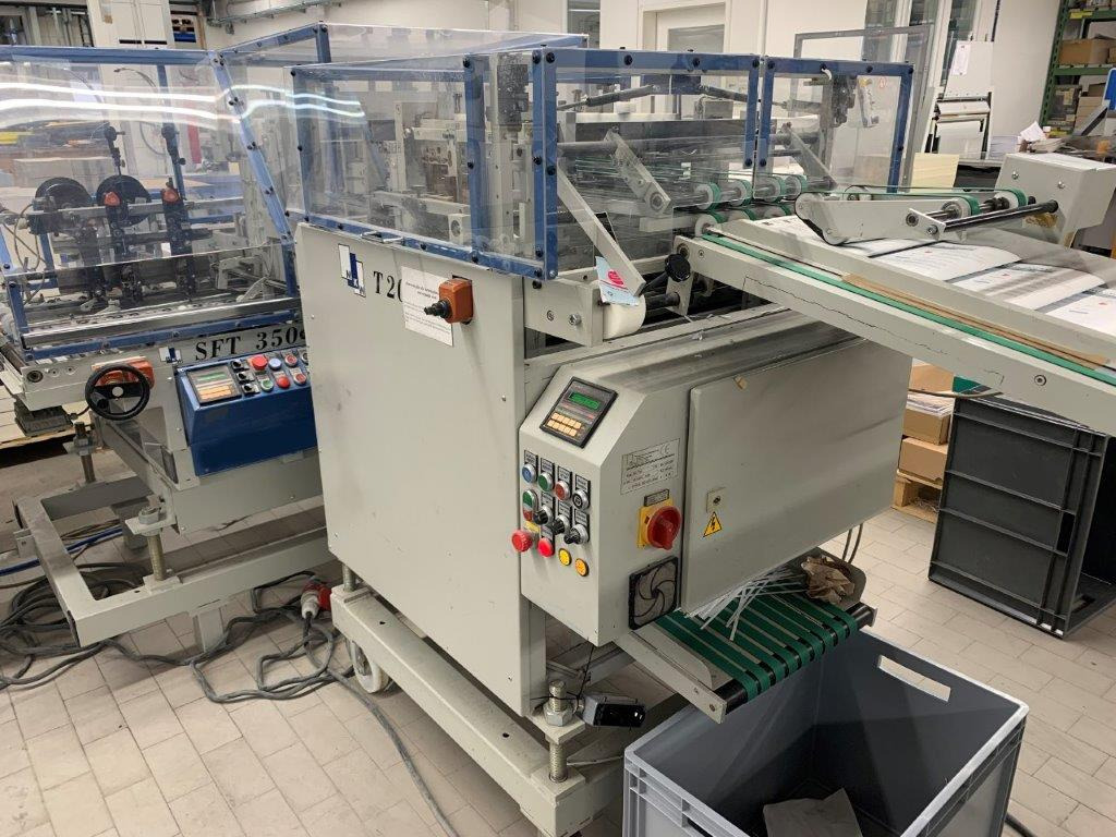 MKW UT with 20 gathering stations and stapling / folding / cutting unit - Nyomdagép: 2 kép. MKW UT with 20 gathering stations and stapling / folding / cutting unit - Nyomdagép: 2 kép.