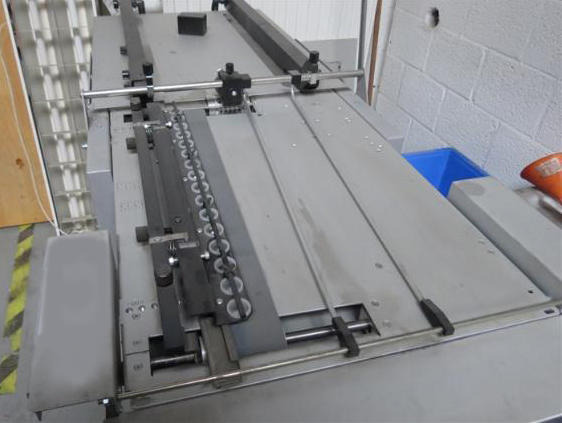 Morgana / Ernst Nagel 8000 underfloor suction feeder - Hajtógatógép: 2 kép. Morgana / Ernst Nagel 8000 underfloor suction feeder - Hajtógatógép: 2 kép.