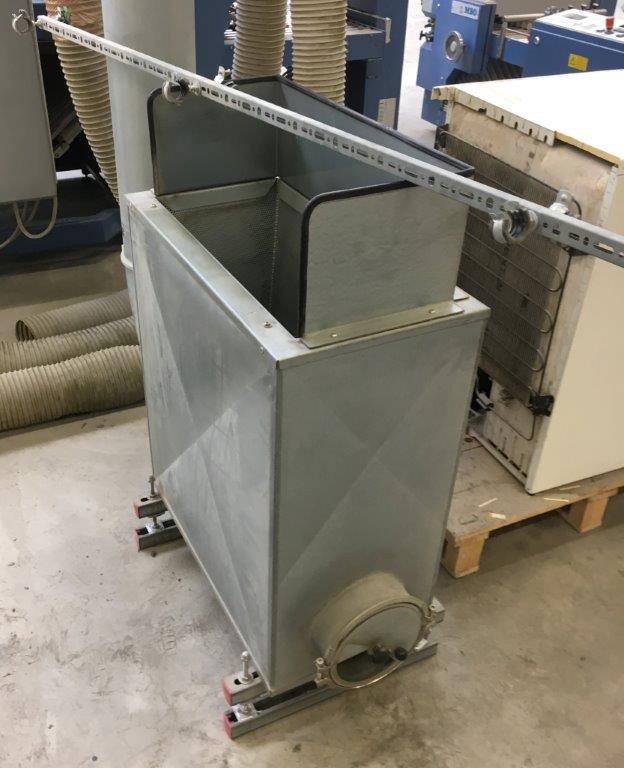 Polar Mohr chip extraction hopper - Papírvágó gép: 2 kép. Polar Mohr chip extraction hopper - Papírvágó gép: 2 kép.