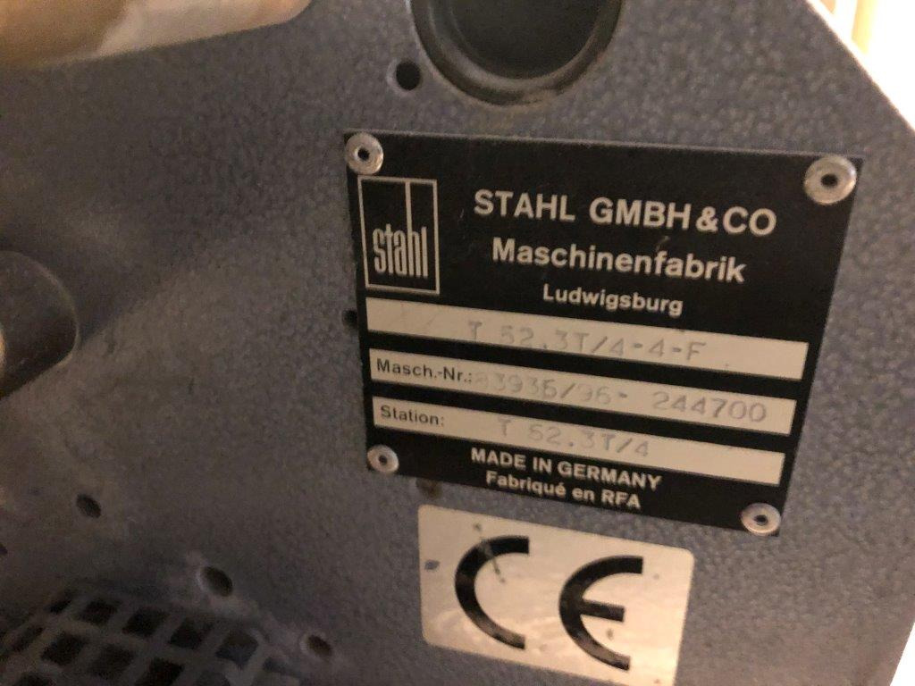 Hajtógatógép STAHLFolder buckle plate folding machine T 52.2-4-4-F-T SA: 12 kép. Hajtógatógép STAHLFolder buckle plate folding machine T 52.2-4-4-F-T SA: 12 kép.