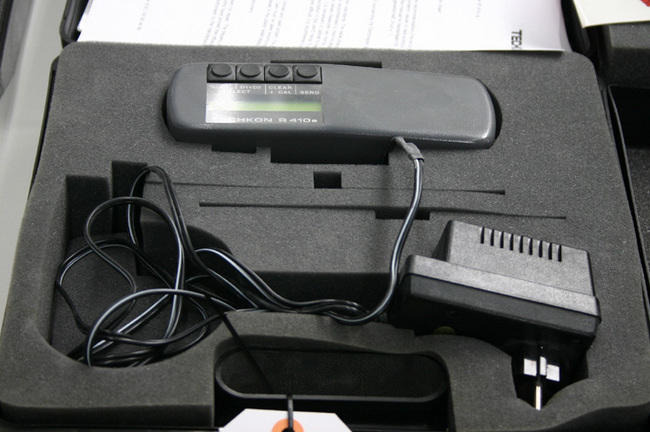 Techkon R 410 e Color incident light densitometer - Nyomdagép: 1 kép. Techkon R 410 e Color incident light densitometer - Nyomdagép: 1 kép.