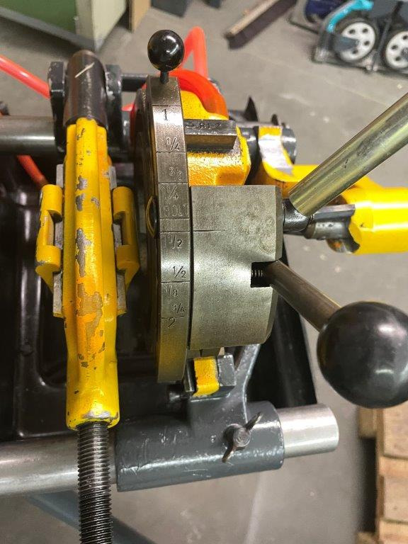 Fémmegmunkáló gép Threading machine Rems Tornado type 2010 220V, 50Hz: 10 kép.