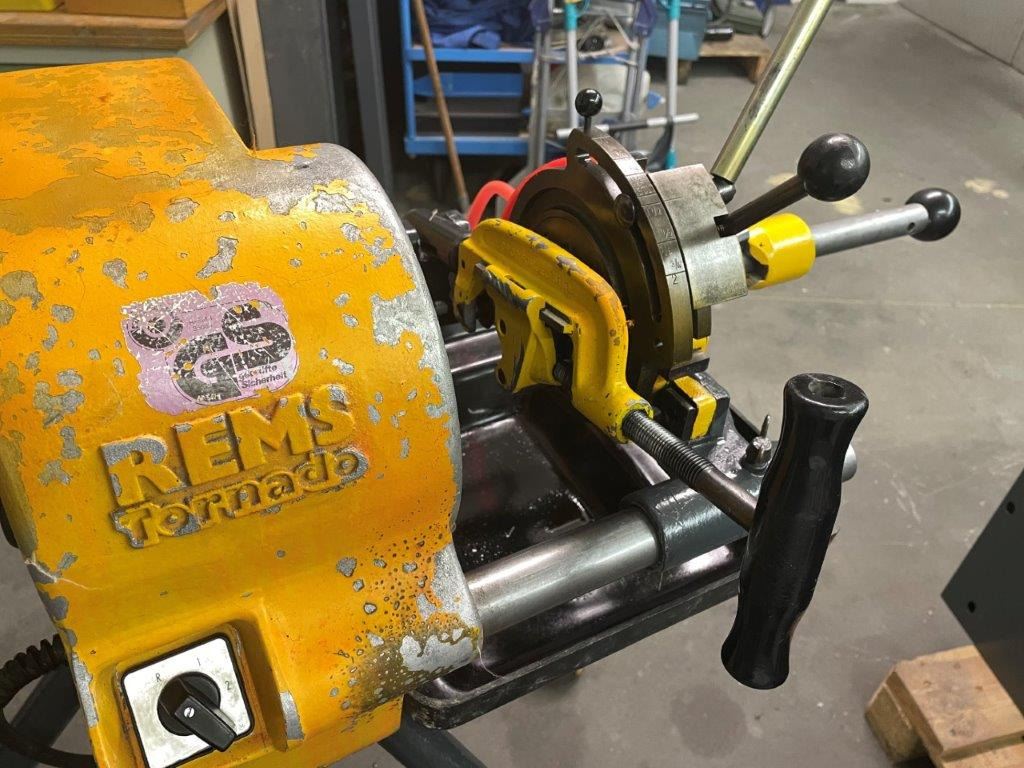 Fémmegmunkáló gép Threading machine Rems Tornado type 2010 220V, 50Hz: 9 kép.