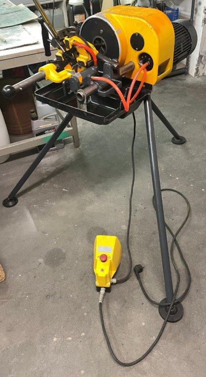 Fémmegmunkáló gép Threading machine Rems Tornado type 2010 220V, 50Hz: 7 kép.