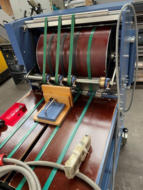 Vertical sheet press delivery MBO SBAP 46 ME - Hajtógatógép: 4 kép. Vertical sheet press delivery MBO SBAP 46 ME - Hajtógatógép: 4 kép.