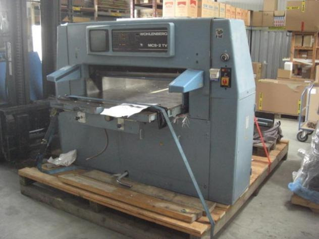 Wohlenberg 115 MCS-2 TV high-speed cutter - Papírvágó gép: 1 kép. Wohlenberg 115 MCS-2 TV high-speed cutter - Papírvágó gép: 1 kép.