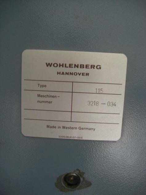 Wohlenberg 115 MCS-2 TV high-speed cutter - Papírvágó gép: 3 kép. Wohlenberg 115 MCS-2 TV high-speed cutter - Papírvágó gép: 3 kép.