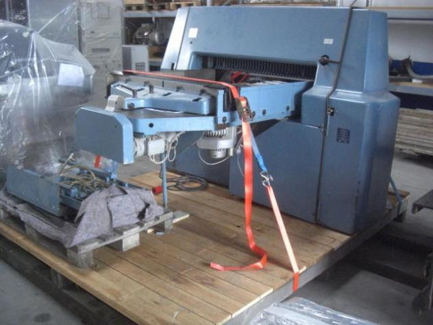 Wohlenberg 115 MCS-2 TV high-speed cutter - Papírvágó gép: 2 kép. Wohlenberg 115 MCS-2 TV high-speed cutter - Papírvágó gép: 2 kép.