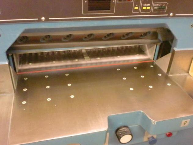 Wohlenberg WP 76 SPM high-speed cutter - Papírvágó gép: 5 kép. Wohlenberg WP 76 SPM high-speed cutter - Papírvágó gép: 5 kép.