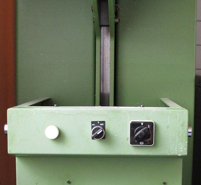 Zechini Gra-for Special 85 rolling semi-automatic book press - Spirálozógép: 2 kép. Zechini Gra-for Special 85 rolling semi-automatic book press - Spirálozógép: 2 kép.