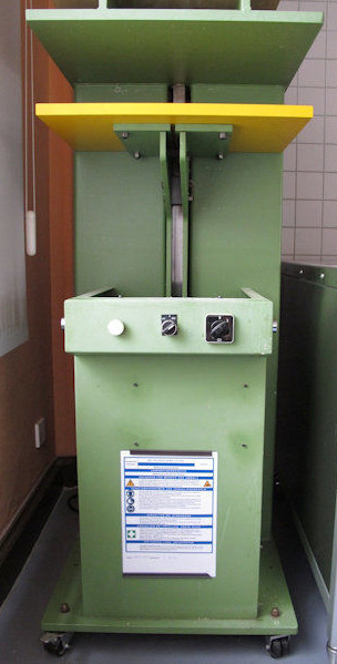 Zechini Gra-for Special 85 rolling semi-automatic book press - Spirálozógép: 1 kép. Zechini Gra-for Special 85 rolling semi-automatic book press - Spirálozógép: 1 kép.