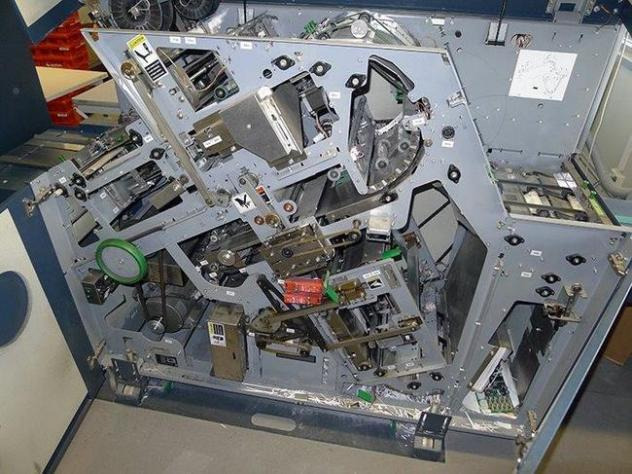 C. p. Bourg BDF booklet finisher - Nyomdagép: 2 kép. C. p. Bourg BDF booklet finisher - Nyomdagép: 2 kép.