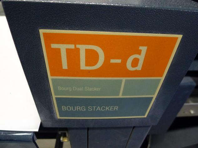 C. p. Bourg BDF booklet finisher - Nyomdagép: 5 kép. C. p. Bourg BDF booklet finisher - Nyomdagép: 5 kép.