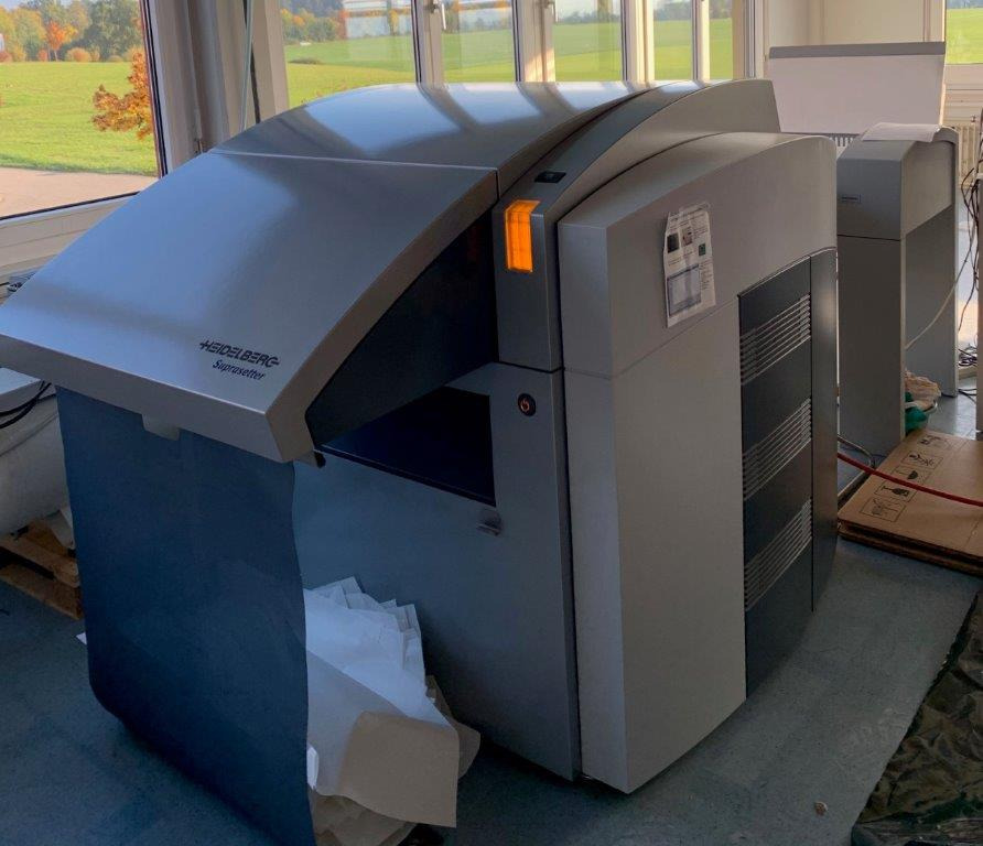 Fully automatic 2-page thermal CTP system Suprasetter A52 Automation with Meta Ripworkflow and CIP 3 output - Nyomdagép: 1 kép. Fully automatic 2-page thermal CTP system Suprasetter A52 Automation with Meta Ripworkflow and CIP 3 output - Nyomdagép: 1 kép.