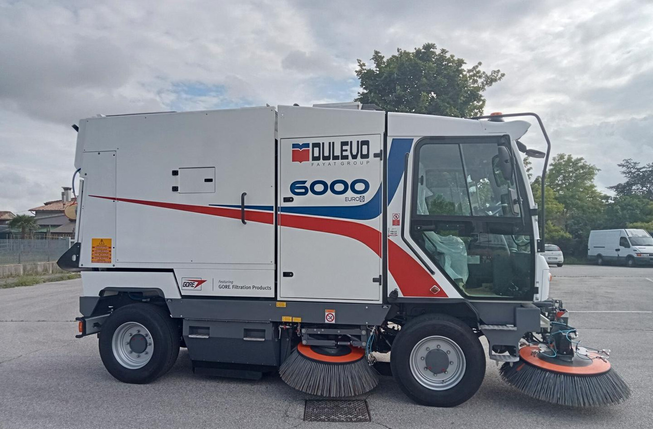 DULEVO 6000 - Utcaseprő gép: 1 kép. DULEVO 6000 - Utcaseprő gép: 1 kép.
