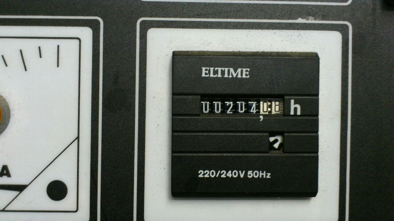Cummins 88 kVA - Áramfejlesztő: 3 kép. Cummins 88 kVA - Áramfejlesztő: 3 kép.
