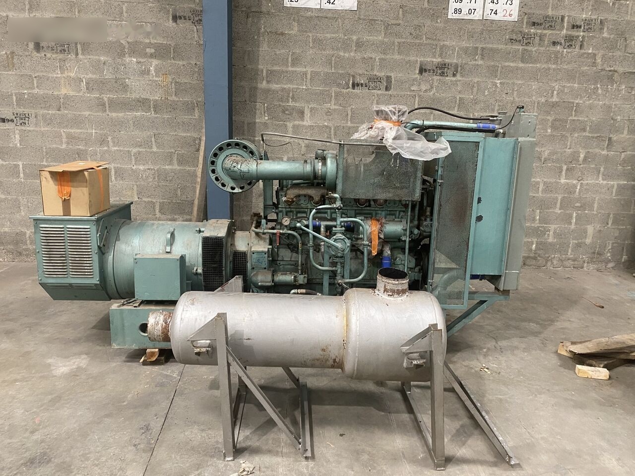 SDMO 250 KVA Cummins - Áramfejlesztő: 1 kép. SDMO 250 KVA Cummins - Áramfejlesztő: 1 kép.