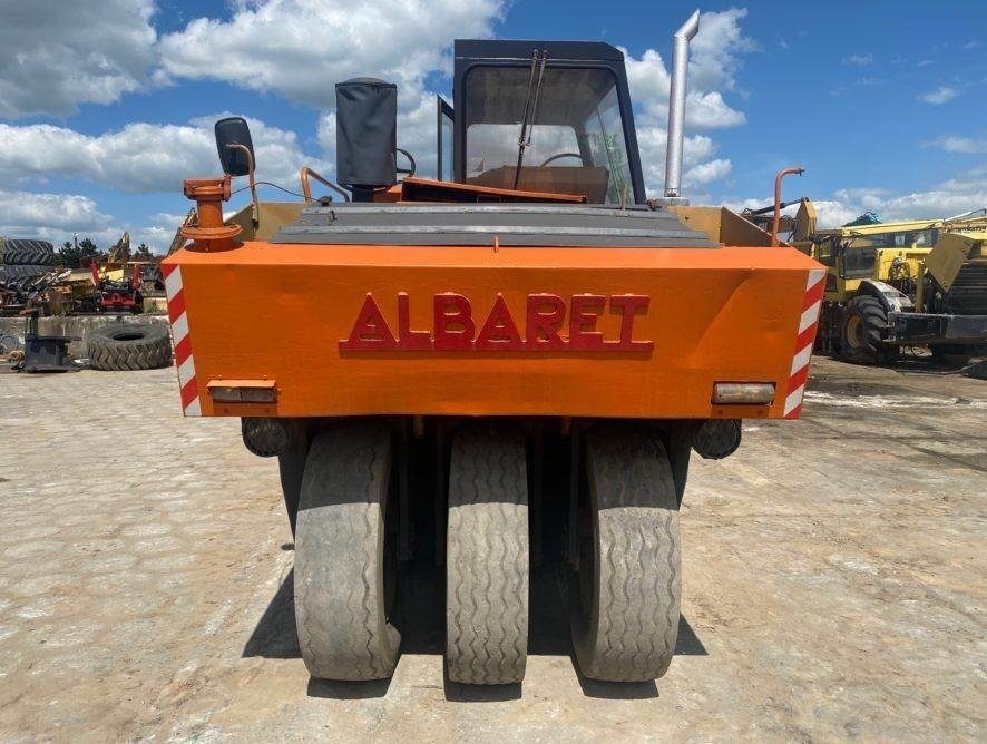 Albaret P3 - Pneumatikus henger: 1 kép. Albaret P3 - Pneumatikus henger: 1 kép.