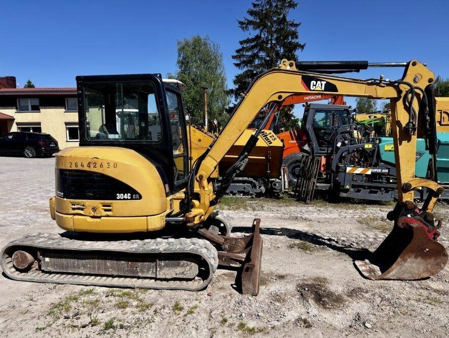 CAT 304C CR - Minikotró: 2 kép. CAT 304C CR - Minikotró: 2 kép.
