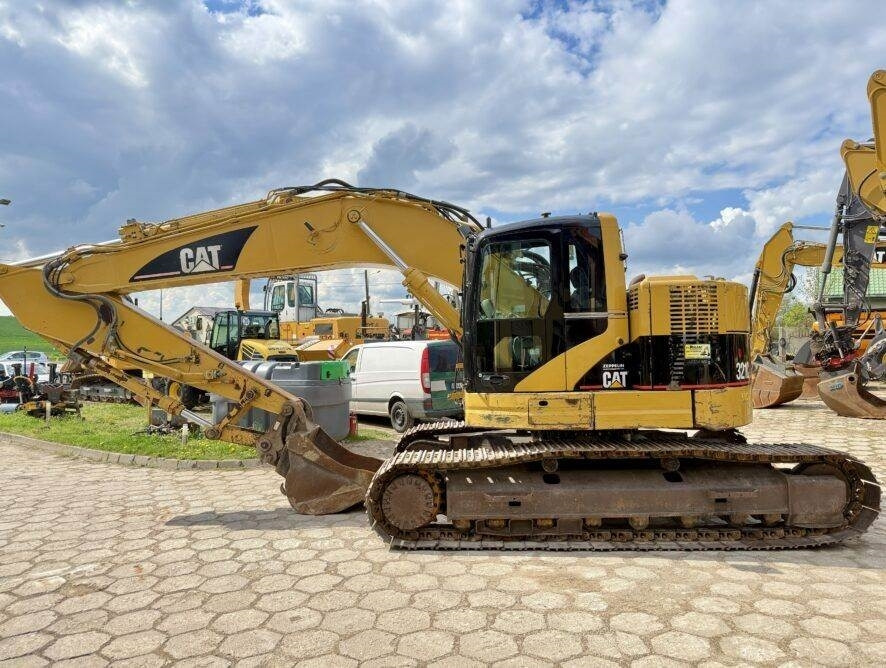 CAT 321C LCR - Lánctalpas kotró: 1 kép. CAT 321C LCR - Lánctalpas kotró: 1 kép.