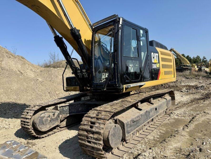 CAT 336EL - Lánctalpas kotró: 3 kép. CAT 336EL - Lánctalpas kotró: 3 kép.