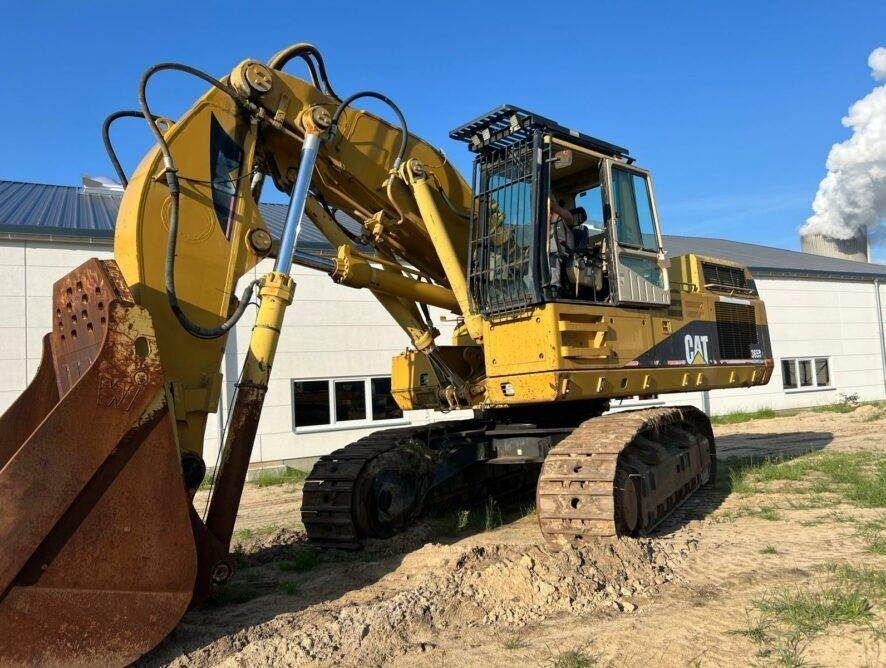 CAT 365BL FS 4m3 - Lánctalpas kotró: 2 kép. CAT 365BL FS 4m3 - Lánctalpas kotró: 2 kép.