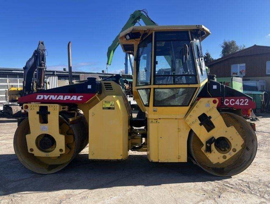 Dynapac CC422 A/C - Úthenger: 4 kép. Dynapac CC422 A/C - Úthenger: 4 kép.