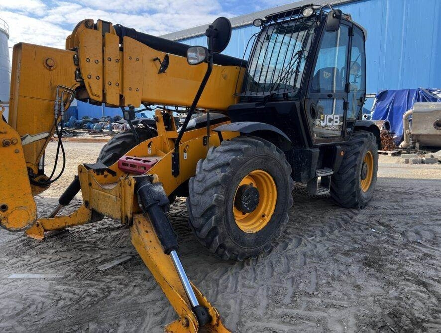 JCB 540-170 - Teleszkópos rakodó: 1 kép. JCB 540-170 - Teleszkópos rakodó: 1 kép.