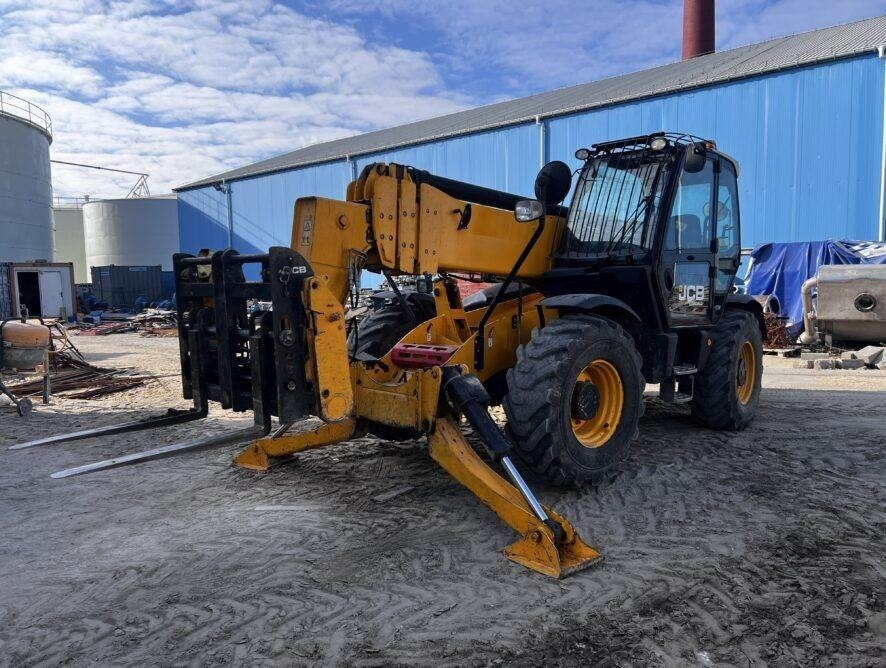 JCB 540-170 - Teleszkópos rakodó: 3 kép. JCB 540-170 - Teleszkópos rakodó: 3 kép.