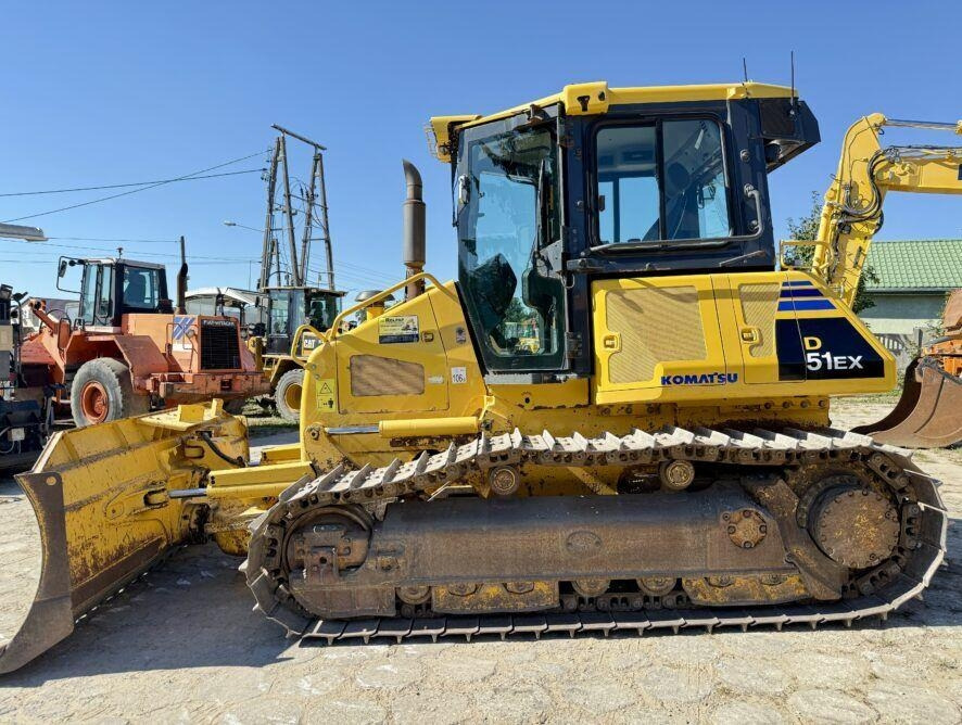 Komatsu D51EX-22  - Buldózer: 1 kép. Komatsu D51EX-22  - Buldózer: 1 kép.