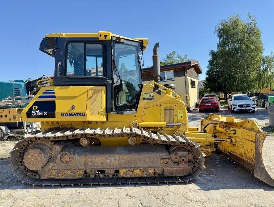 Komatsu D51EX-22  - Buldózer: 5 kép. Komatsu D51EX-22  - Buldózer: 5 kép.