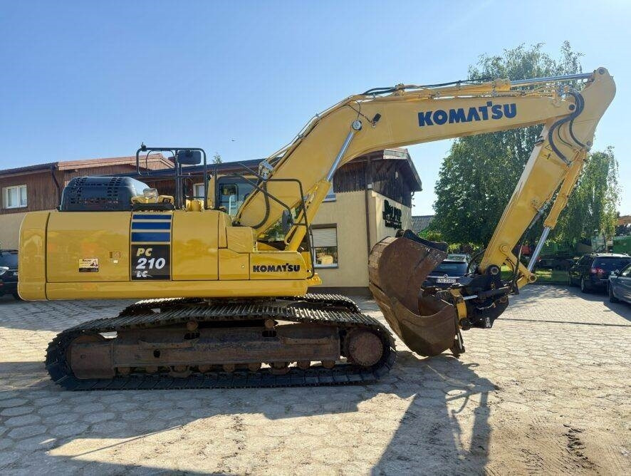 Komatsu PC210LC-11 ENGCON 2x buckets - Lánctalpas kotró: 5 kép. Komatsu PC210LC-11 ENGCON 2x buckets - Lánctalpas kotró: 5 kép.