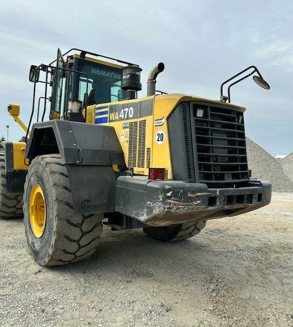Komatsu WA470-6  - Gumikerekes homlokrakodó: 2 kép. Komatsu WA470-6  - Gumikerekes homlokrakodó: 2 kép.
