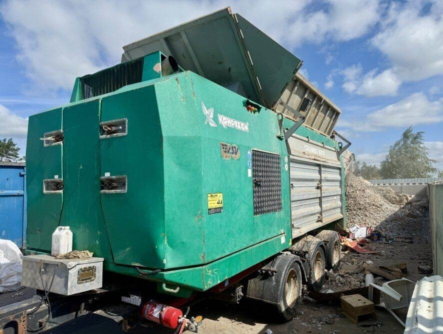 Komptech Crambo 6000 - Faaprító: 3 kép. Komptech Crambo 6000 - Faaprító: 3 kép.