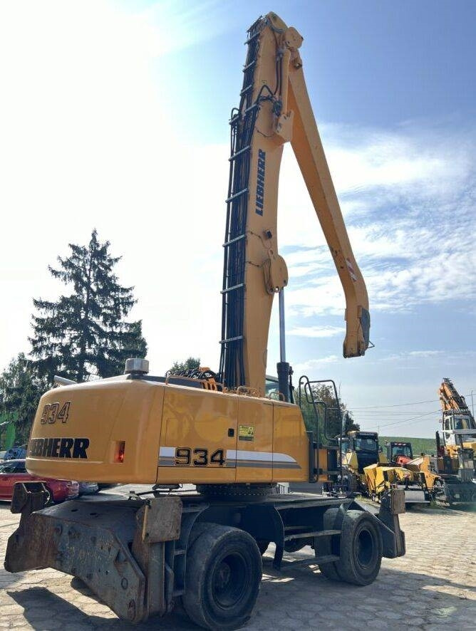 Liebherr 934C EPA - Hulladék kotró: 4 kép. Liebherr 934C EPA - Hulladék kotró: 4 kép.
